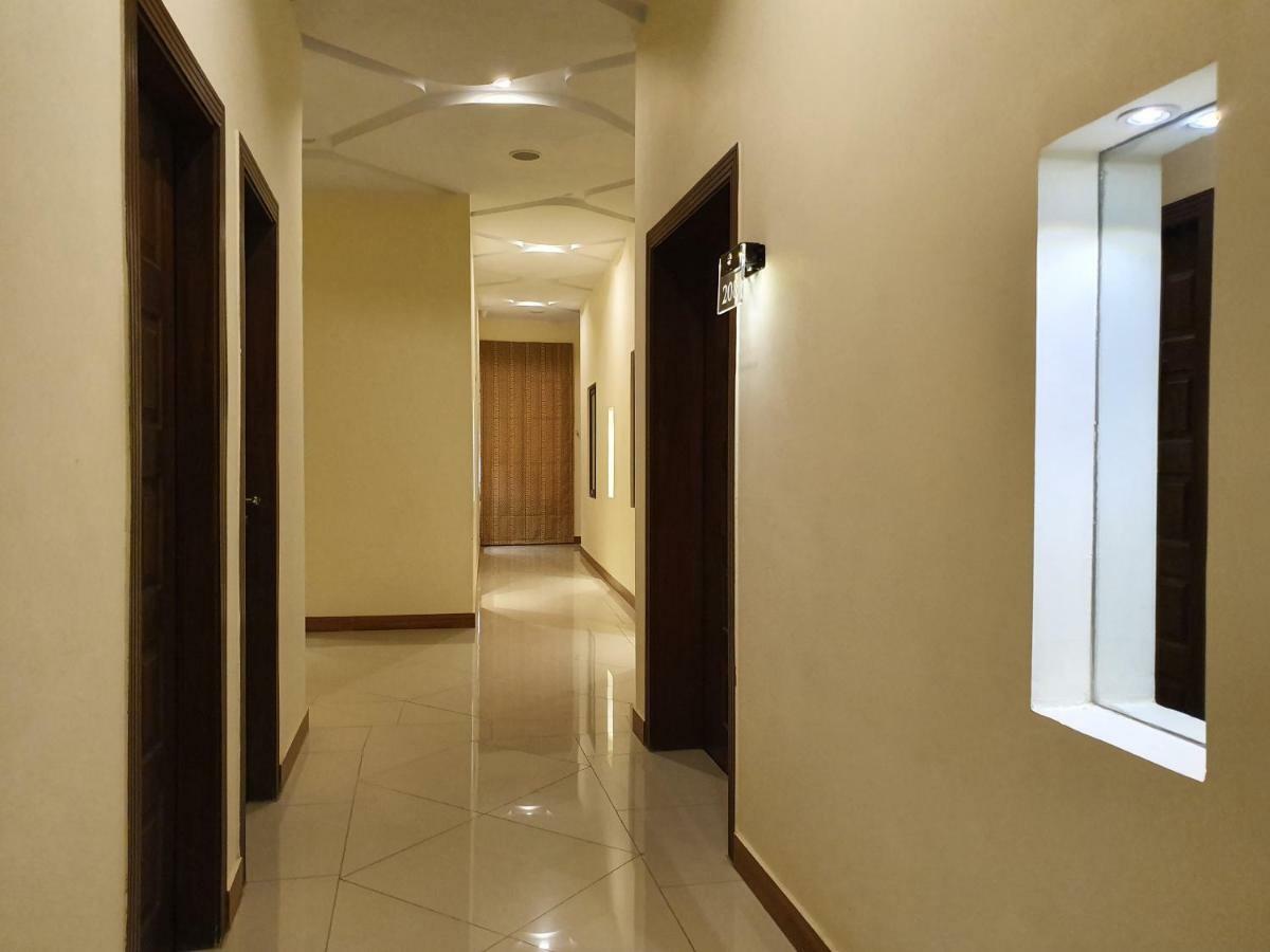 Hotel S Chalet Multan Exteriér fotografie